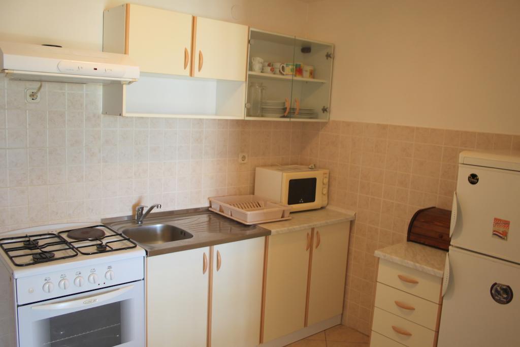 Apartment Zoran Povljana