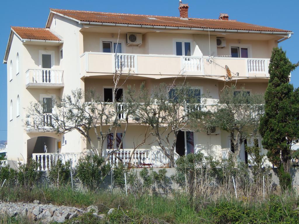 Apartment Zoran Povljana