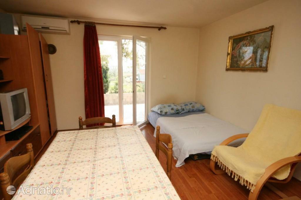 Apartment Zoran Povljana