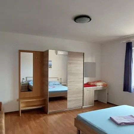Apartments Zoran Povljana Exterior photo